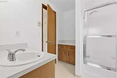 2423 Benson Ln, Eugene, OR 97408 - Photo 13