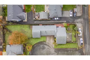 2423 Benson Ln, Eugene, OR 97408 - Photo 43