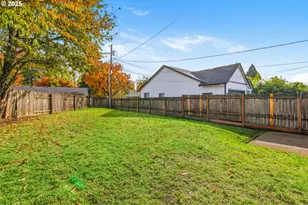 2423 Benson Ln, Eugene, OR 97408 - Photo 41