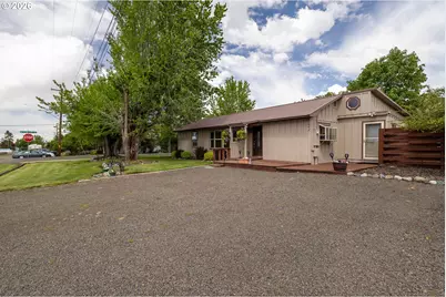 2 S College St, Joseph, OR 97846 - Photo 21