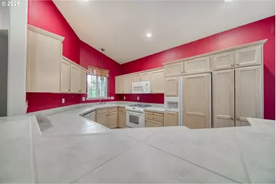 34827 Westboro Way, Saint Helens, OR 97051 - Photo 15