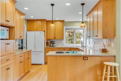 8056 SE 141st Ave, Portland, OR 97236 - Photo 7