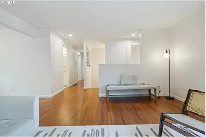 7130 SW Shady Ln, Portland, OR 97223 - Photo 7