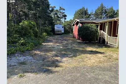 88282 Elmont Dr, Florence, OR 97439 - Photo 5