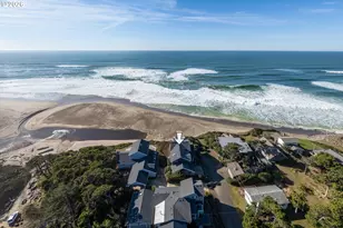 380 Pearl St, Lincoln Beach, OR 97388 - Photo 11