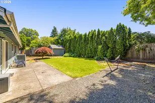 828 NW Forest St, Hillsboro, OR 97124 - Photo 27