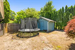 828 NW Forest St, Hillsboro, OR 97124 - Photo 25