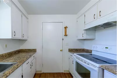 165 E Rosewood Ave, Eugene, OR 97404 - Photo 13