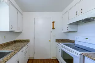 165 E Rosewood Ave, Eugene, OR 97404 - Photo 13