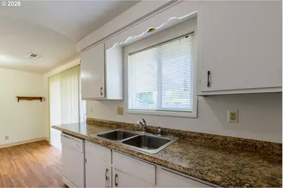 165 E Rosewood Ave, Eugene, OR 97404 - Photo 15