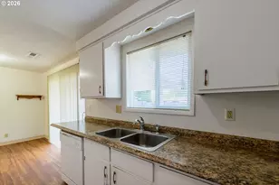 165 E Rosewood Ave, Eugene, OR 97404 - Photo 15