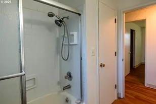 165 E Rosewood Ave, Eugene, OR 97404 - Photo 23