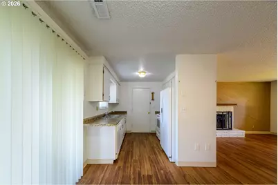 165 E Rosewood Ave, Eugene, OR 97404 - Photo 11