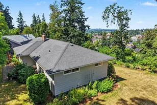 315 Edgewood Dr, Silverton, OR 97381 - Photo 3