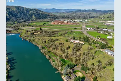 141 Umpqua College Rd, Roseburg, OR 97470 - Photo 37