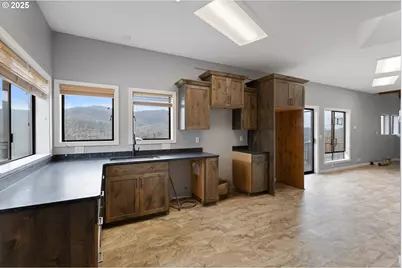 141 Umpqua College Rd, Roseburg, OR 97470 - Photo 27