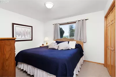 1359 Quail Ln, Roseburg, OR 97471 - Photo 17