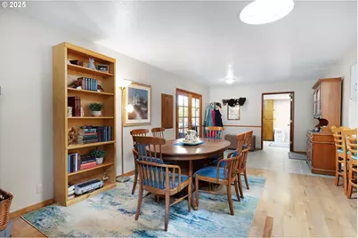 1359 Quail Ln, Roseburg, OR 97471 - Photo 9