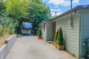 204 S Irving St, Coquille, OR 97423 - Photo 3