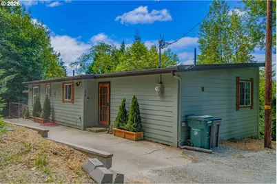 204 S Irving St, Coquille, OR 97423 - Photo 1