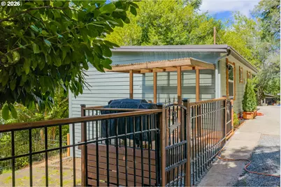 204 S Irving St, Coquille, OR 97423 - Photo 7
