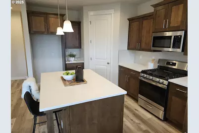 2920 Olympic St #23, Woodburn, OR 97071 - Photo 7