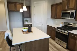 2920 Olympic St, Woodburn, OR 97071 - Photo 7