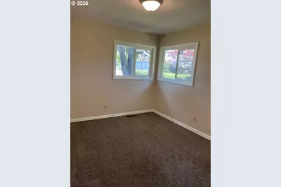 4803 Hazelgreen Rd NE, Salem, OR 97305 - Photo 9
