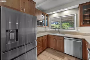 5211 SW 19th Dr, Portland, OR 97239 - Photo 9