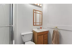 816 NE 193rd Ave, Portland, OR 97230 - Photo 17