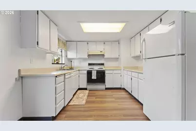 816 NE 193rd Ave, Portland, OR 97230 - Photo 7