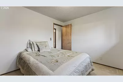 816 NE 193rd Ave, Portland, OR 97230 - Photo 15