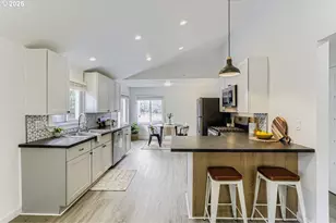 4205 NE Highland Ct, Portland, OR 97218 - Photo 7