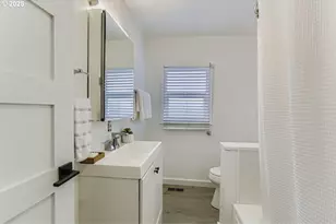 4205 NE Highland Ct, Portland, OR 97218 - Photo 13