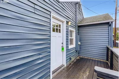 4205 NE Highland Ct, Portland, OR 97218 - Photo 21