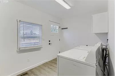 4205 NE Highland Ct, Portland, OR 97218 - Photo 19