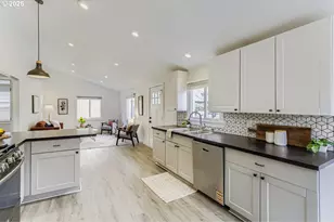 4205 NE Highland Ct, Portland, OR 97218 - Photo 9