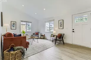 4205 NE Highland Ct, Portland, OR 97218 - Photo 5