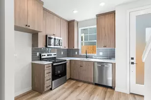 7473 N New York Ave, Portland, OR 97203 - Photo 3