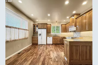 885 G St, Baker City, OR 97814 - Photo 9