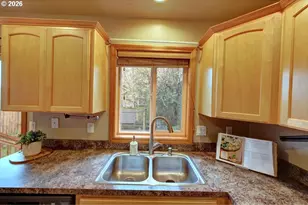 682 NW 9th St, Warrenton, OR 97146 - Photo 9