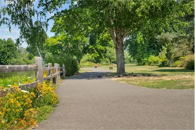 12115 SW Faircrest St, Portland, OR 97225 - Photo 43