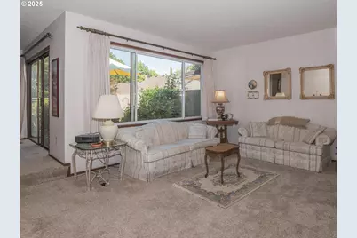 12605 NE Shaver St, Portland, OR 97230 - Photo 5