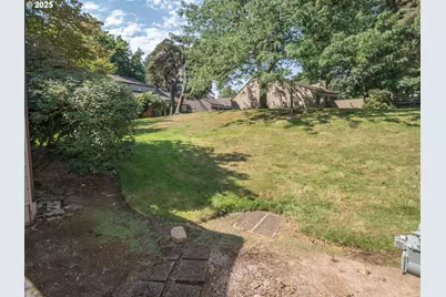 12605 NE Shaver St, Portland, OR 97230 - Photo 31
