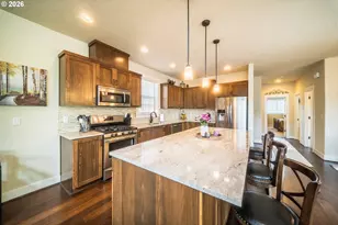 29078 SW Costa Cir W, Wilsonville, OR 97070 - Photo 5
