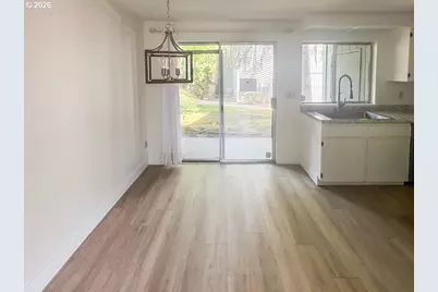 650 SW Meadow Dr, Beaverton, OR 97006 - Photo 5