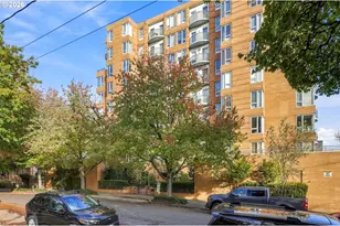 1132 SW 19th Ave, Portland, OR 97205 - Photo 5