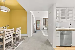 1132 SW 19th Ave, Portland, OR 97205 - Photo 17