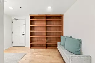 1132 SW 19th Ave, Portland, OR 97205 - Photo 15