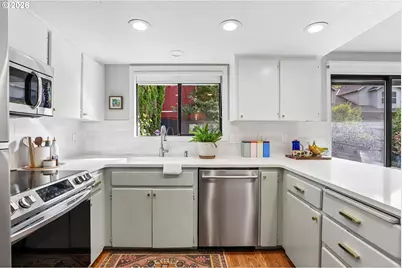 8524 SW 10th Ave, Portland, OR 97219 - Photo 21